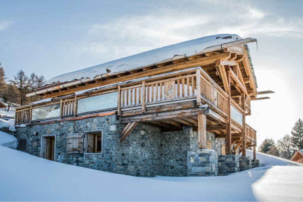 Chalet Le Massif - Chalet bois sur mesure, chalet poteaux poutre et  charpente traditionnelle en Haute-Savoie