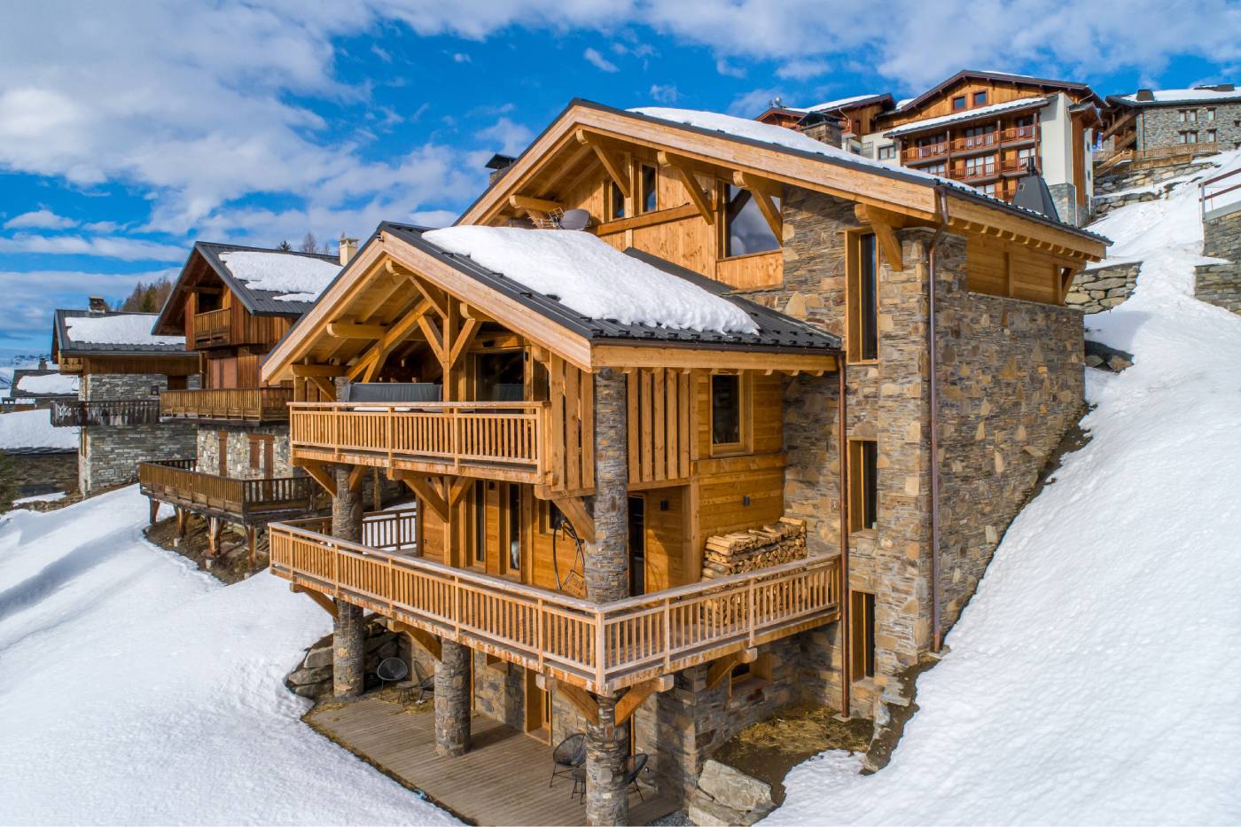 Chalet bois et pierre trois étages