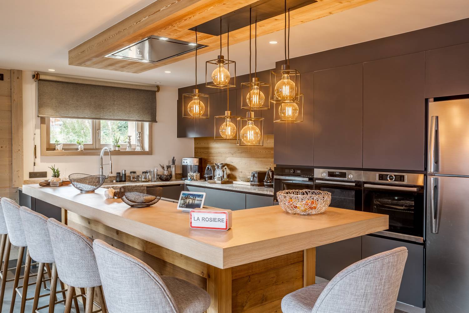 Cuisine ouverte, couleur anthracite, sur mesure