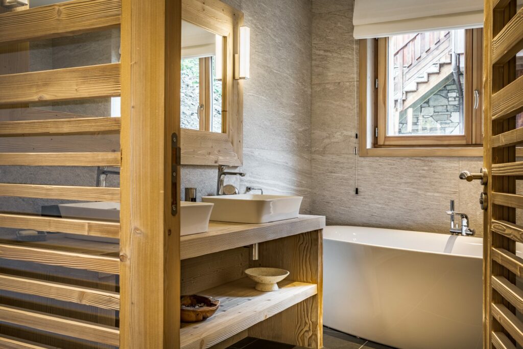 Salle de bain chalet contemporain